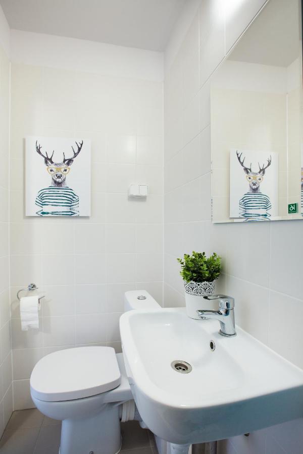 Chillout Dorm Poznan Aparthotel ภายนอก รูปภาพ